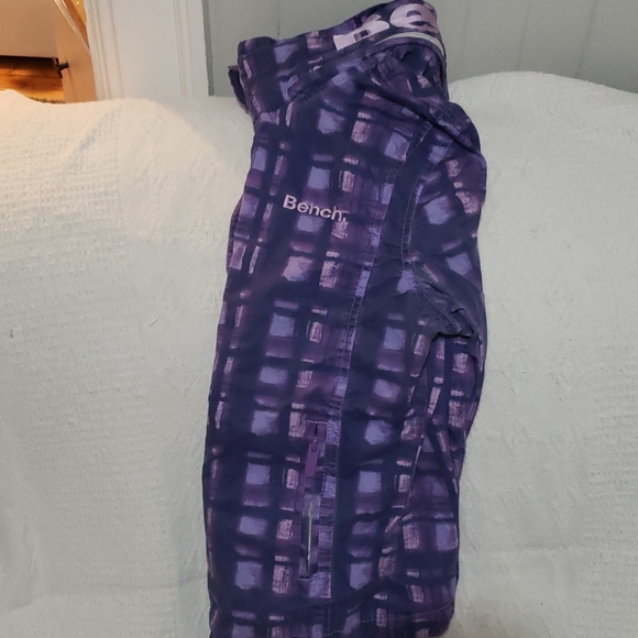 Woman's bench coat - Picture 2 of 3